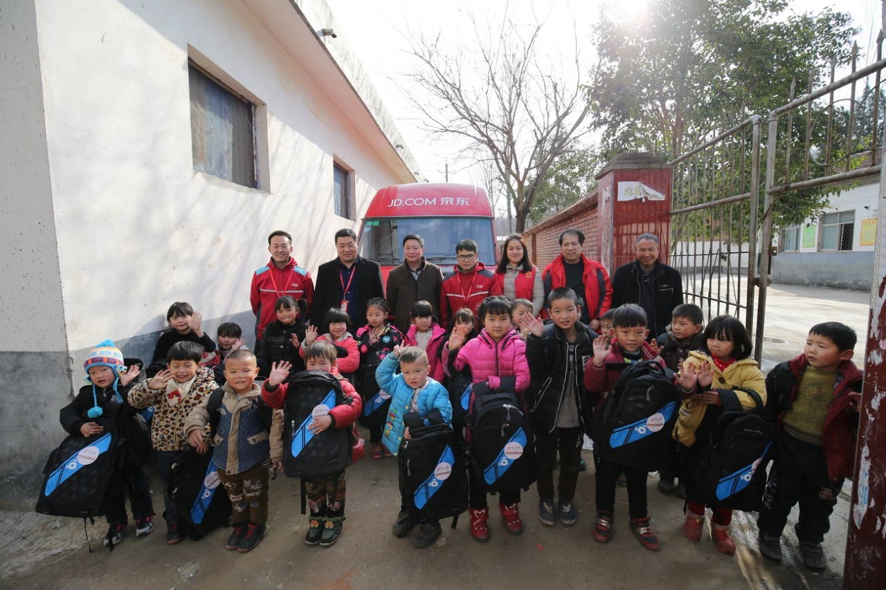 的孩子我们希望你学会爱自己！AG旗舰厅网